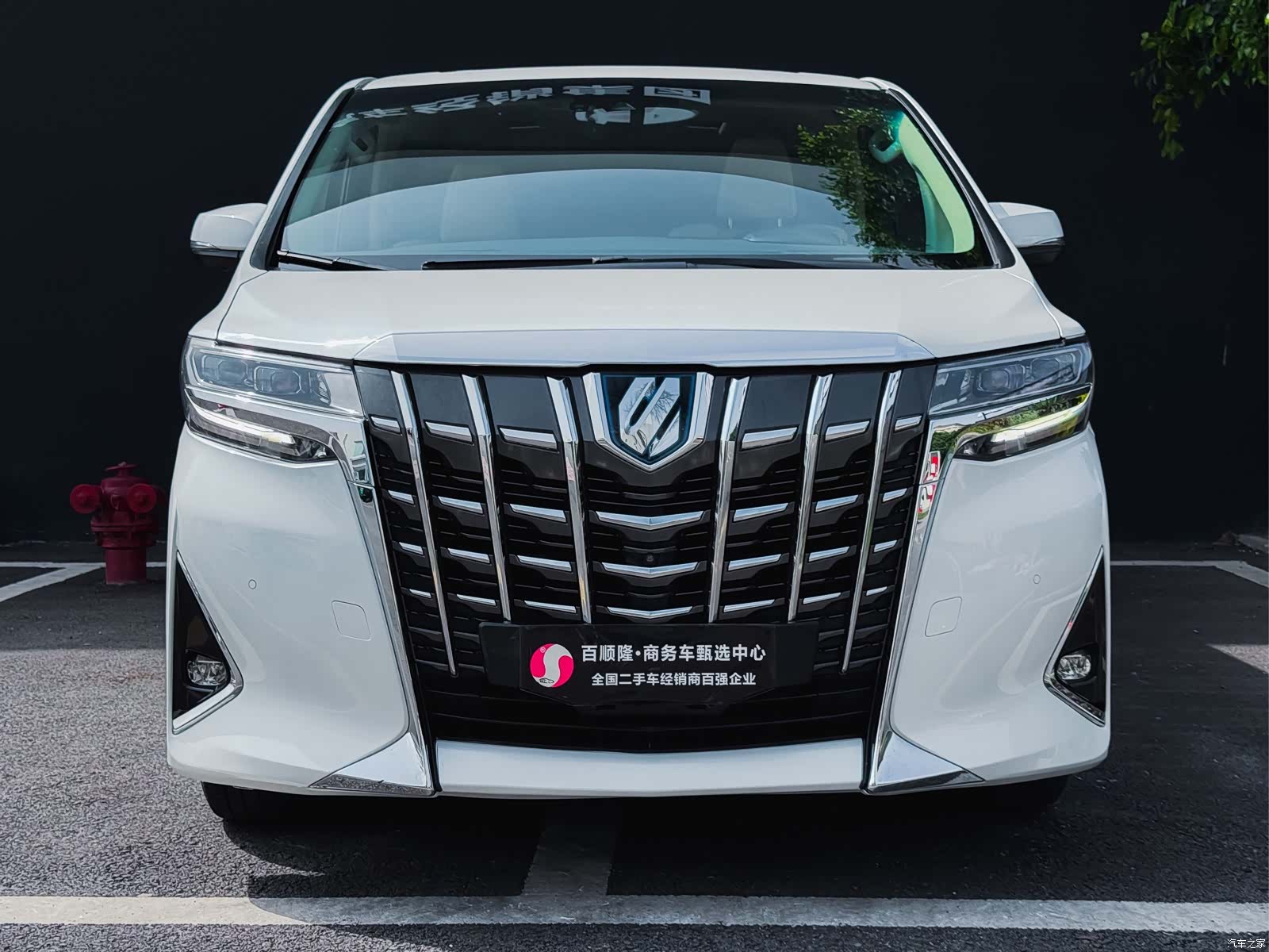 Toyota Alphard, 2019 1