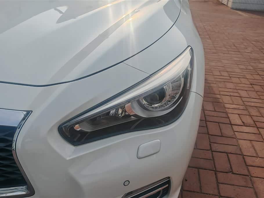 Infiniti Q50L