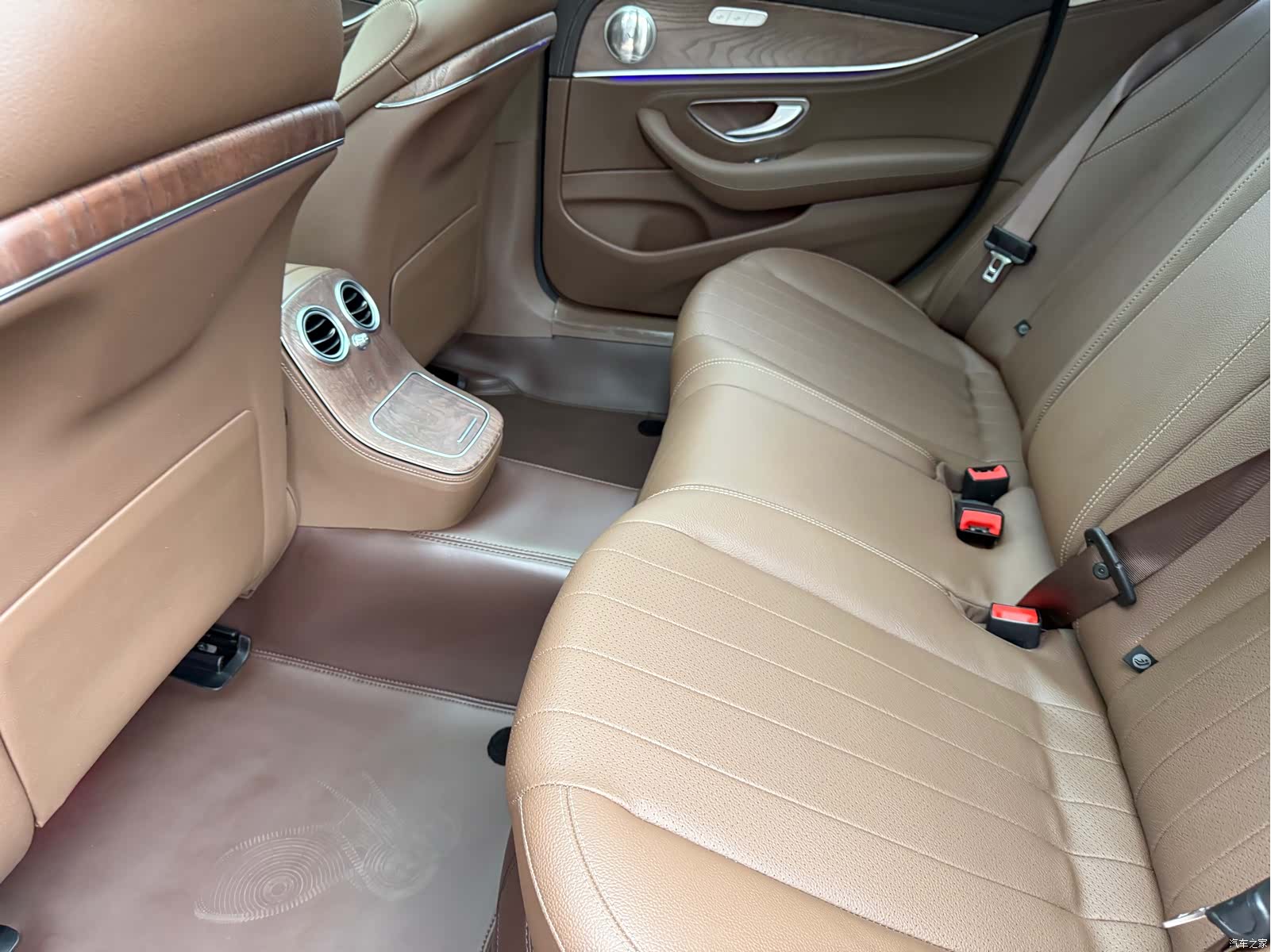 Mercedes-Benz E-Class, 2022 33