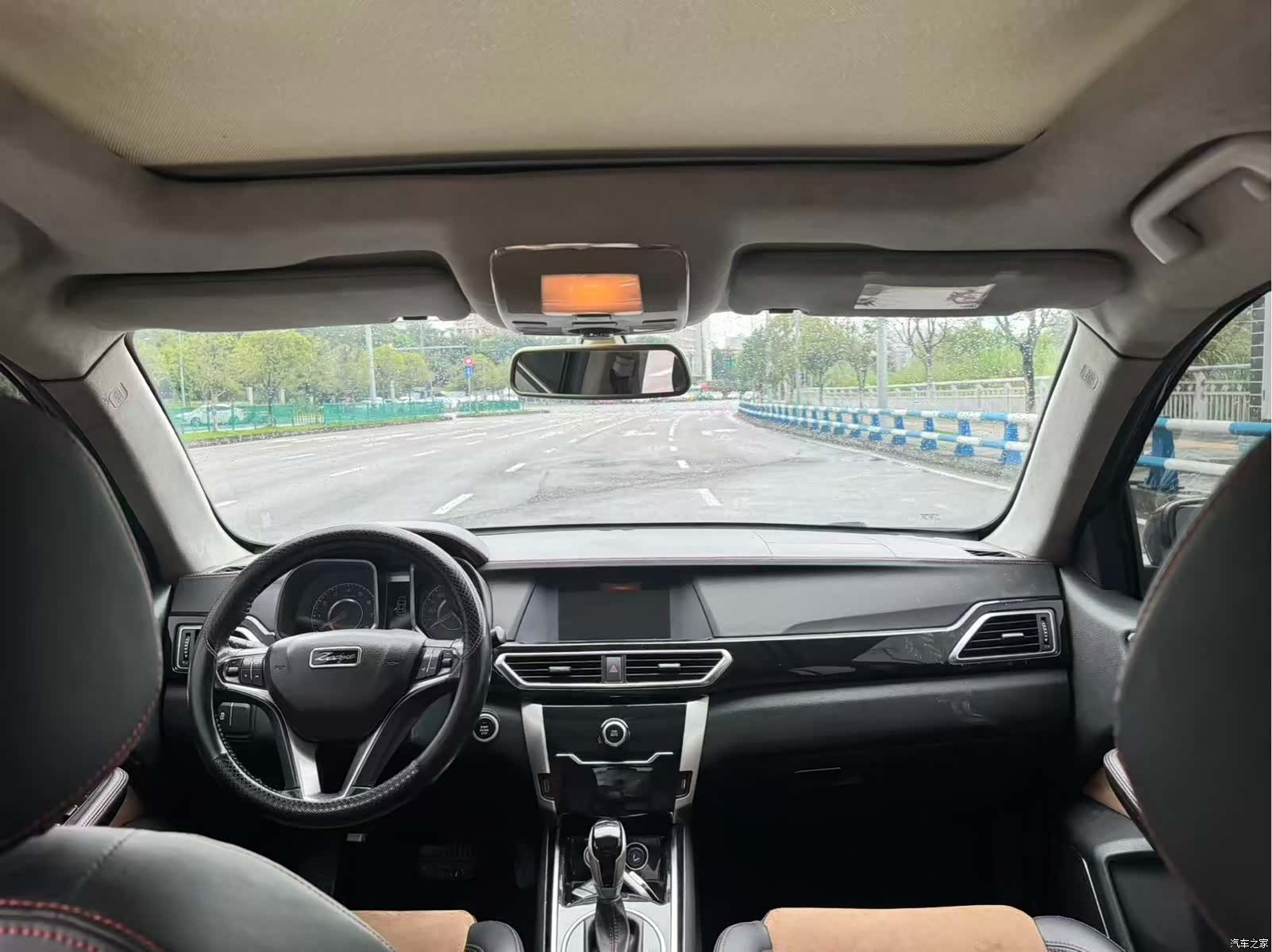 Zotye X5, 2016 8