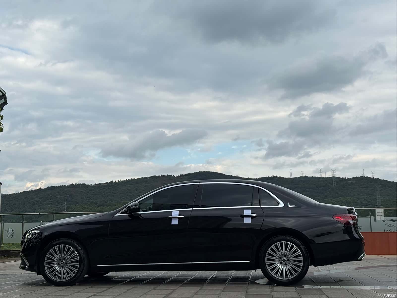Mercedes-Benz E-Class, 2022 10