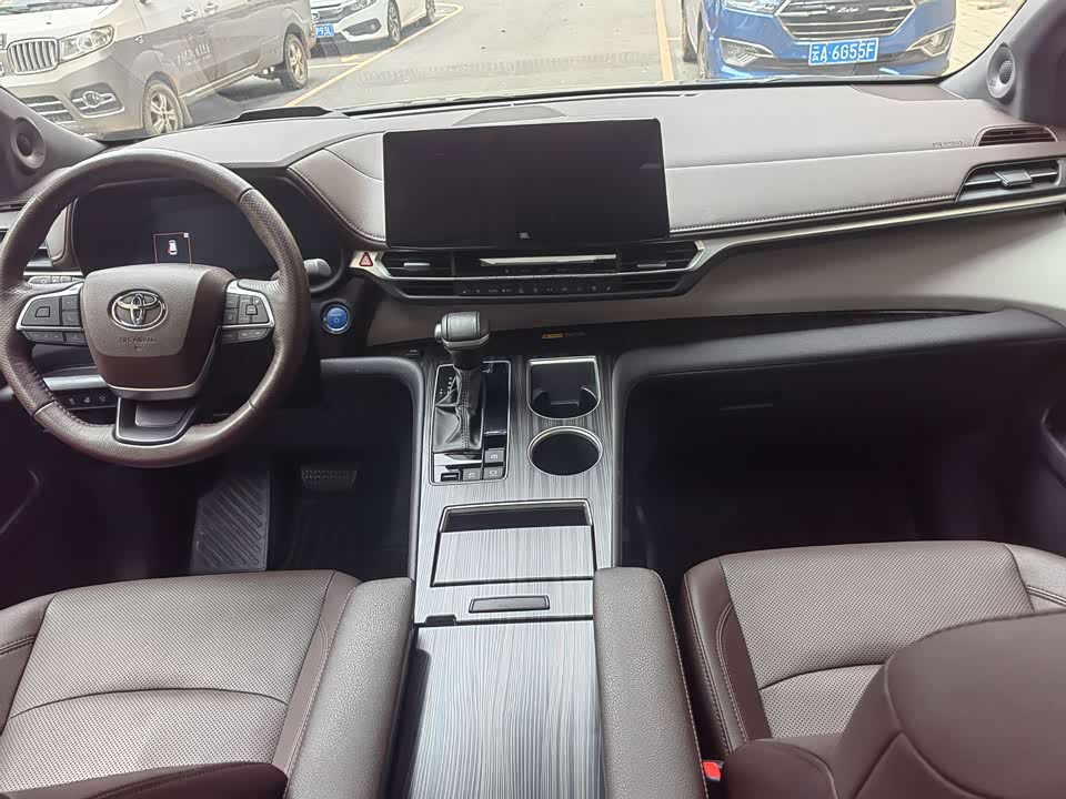 Toyota Grevia Toyota Grevia