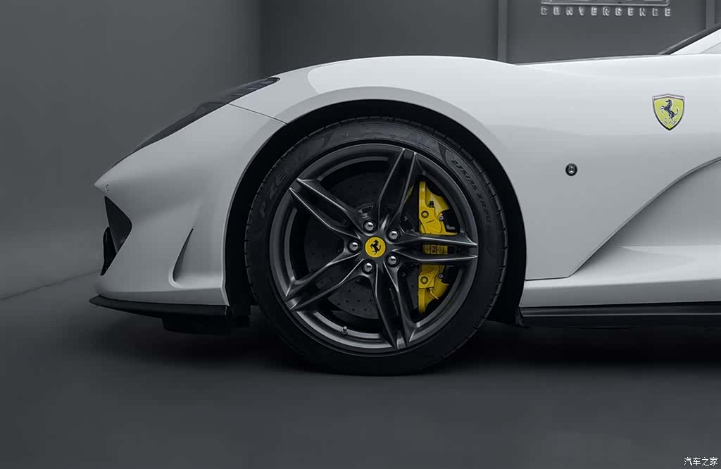 Ferrari 812, 2020 4