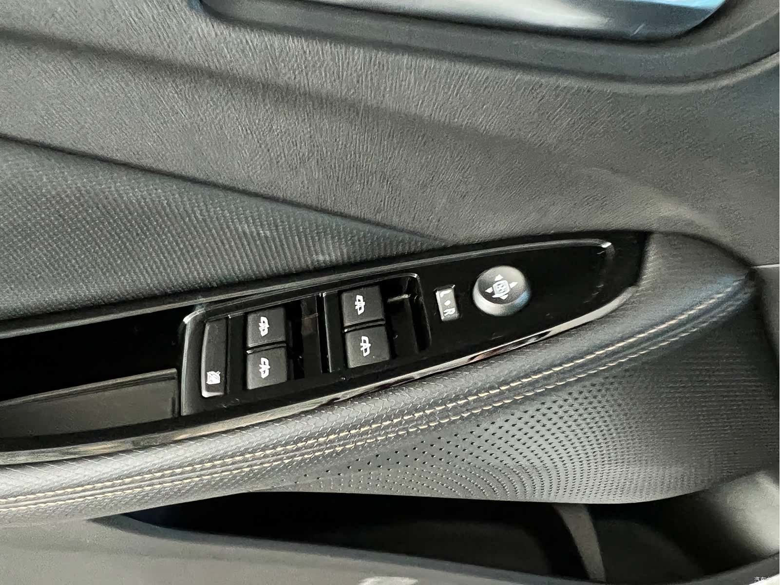 Buick Verano, 2025 17