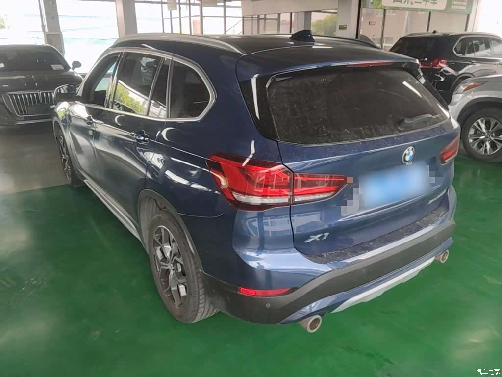 BMW X1, 2021 все фото