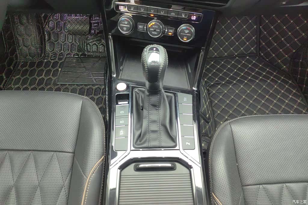 Volkswagen Passat, 2020 16