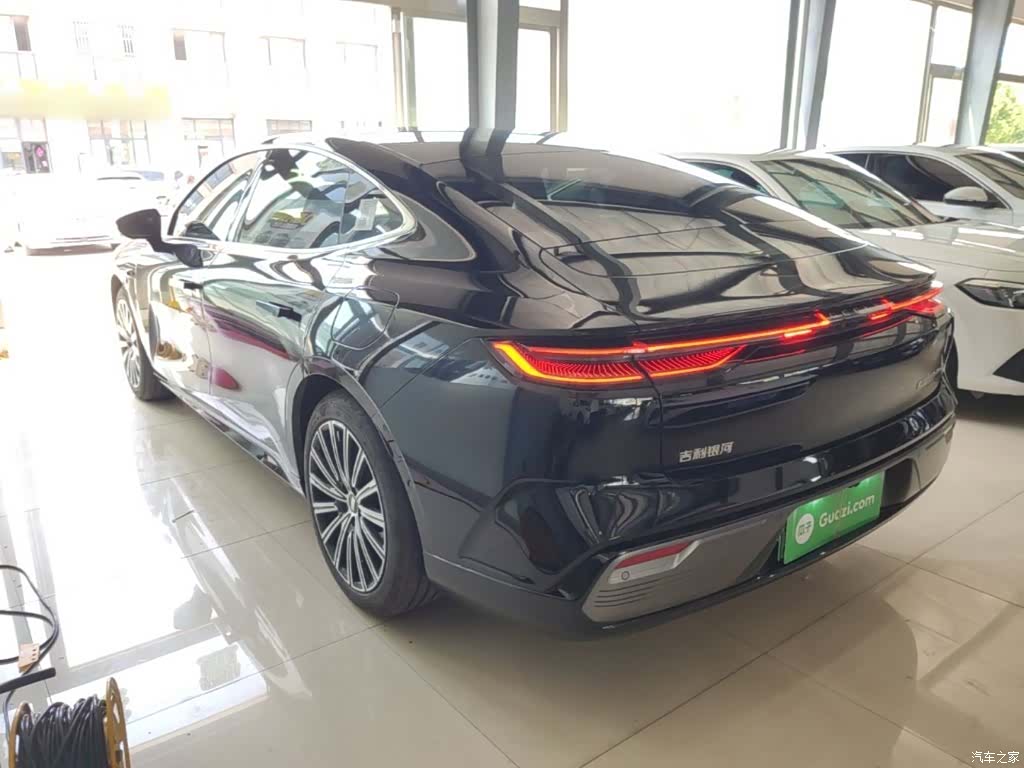 Geely 8, 2025 все фото