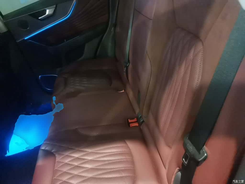 Hongqi HS5, 2023 13