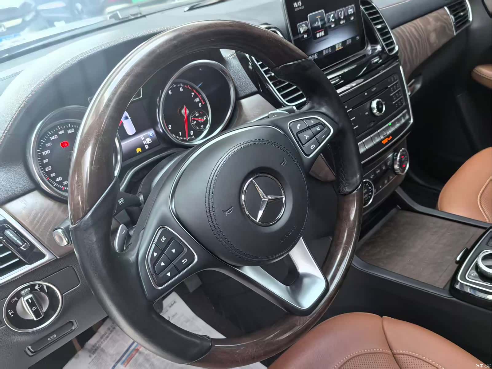 Mercedes-Benz GLS, 2019 26