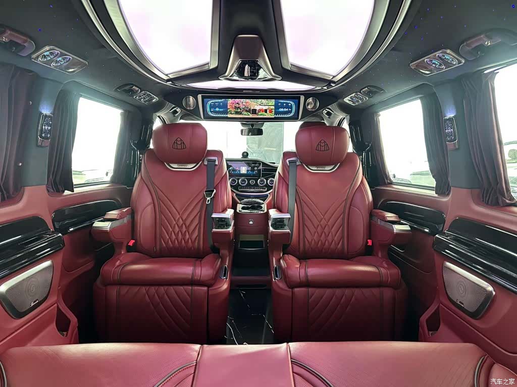 Mercedes-Benz 7, 2023 22