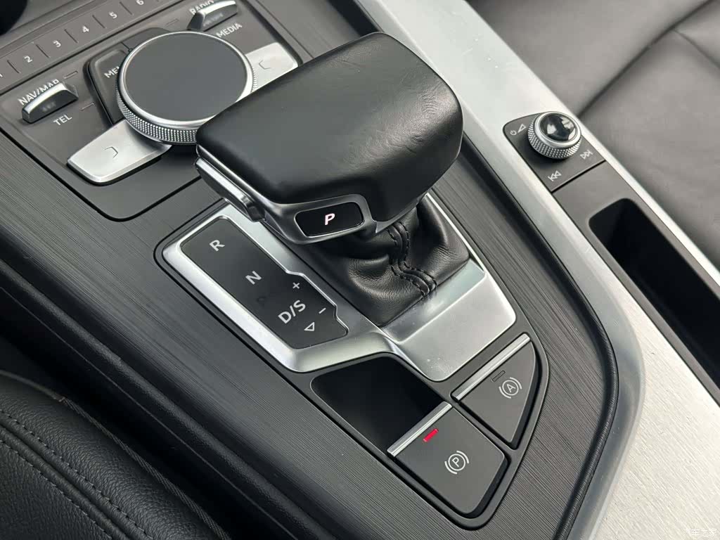 Audi A4L, 2019 13