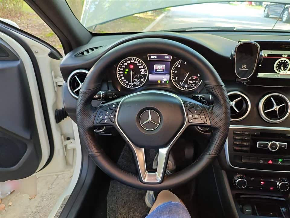 Mercedes-Benz Class A Mercedes-Benz Class A