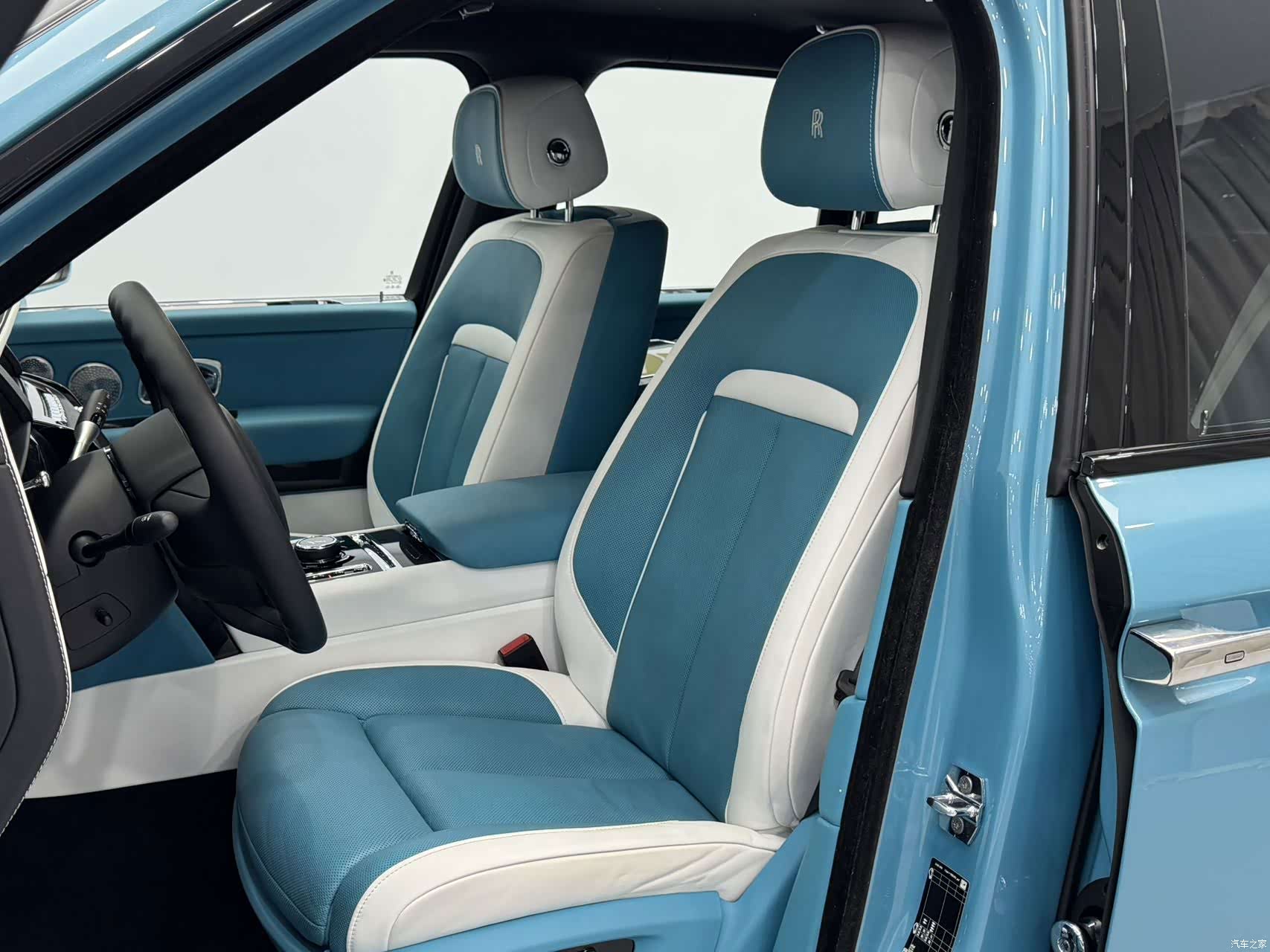 Rolls-Royce Cullinan, 2022 16
