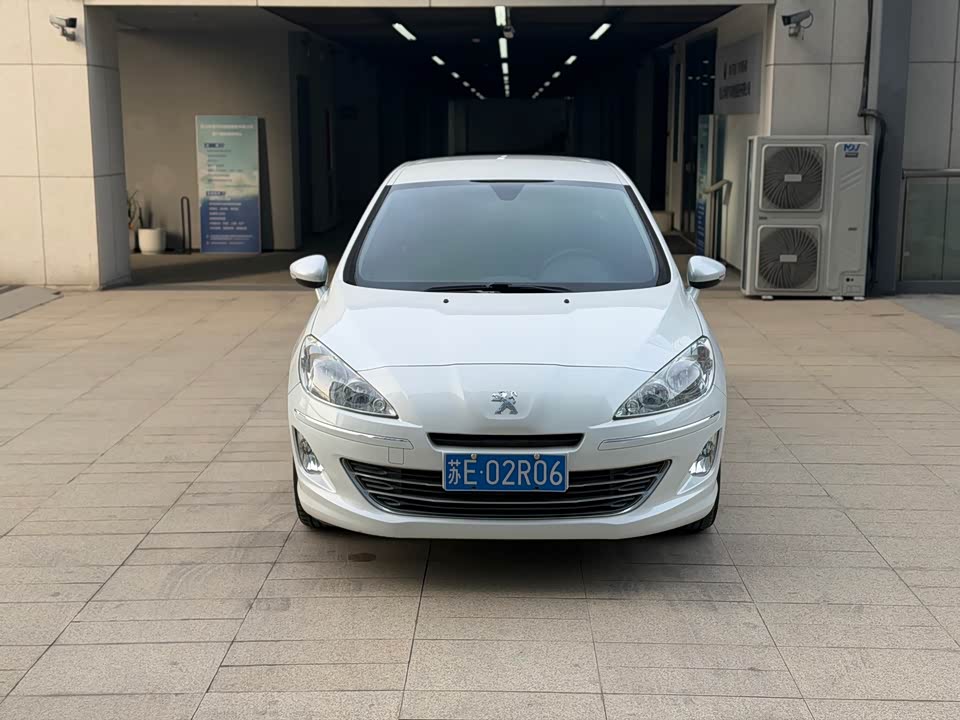 Peugeot 408