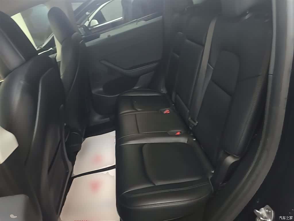 Tesla Model Y, 2022 17