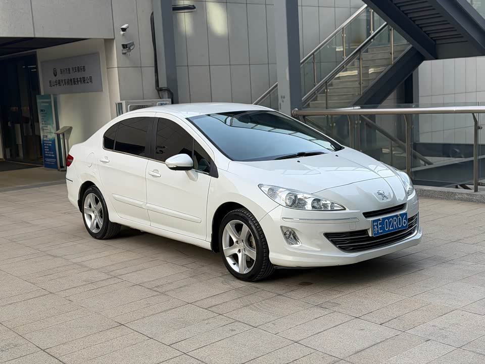 Peugeot 408