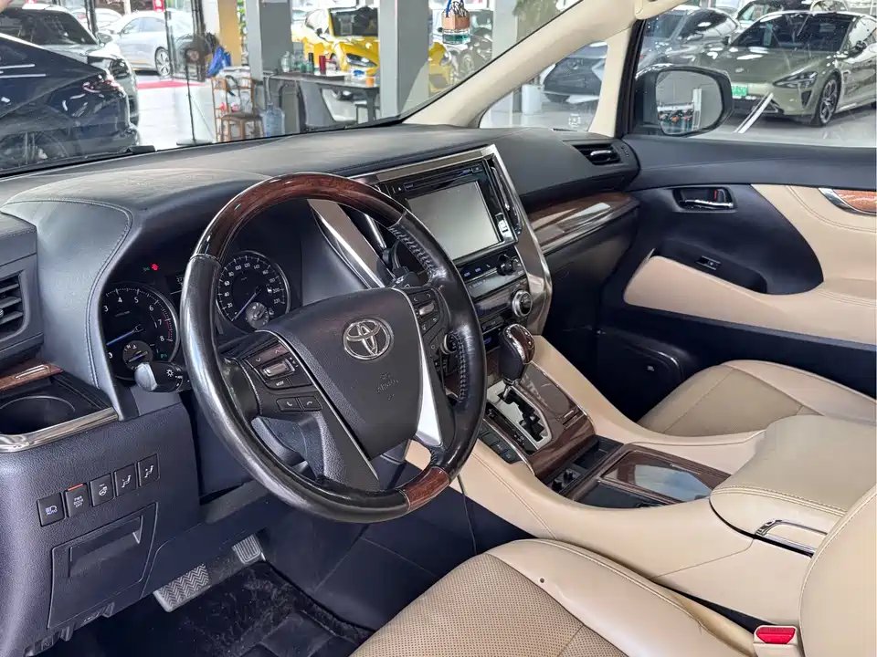 Toyota Elfa Toyota Elfa