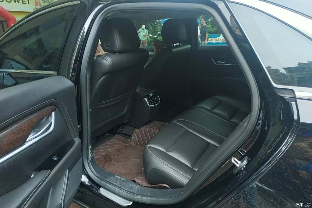 Cadillac XTS, 2018 11