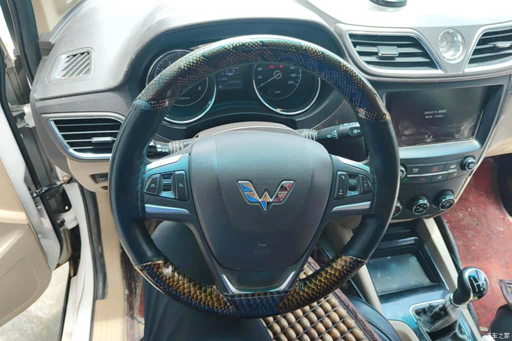 Wuling Hongguang, 2017 15