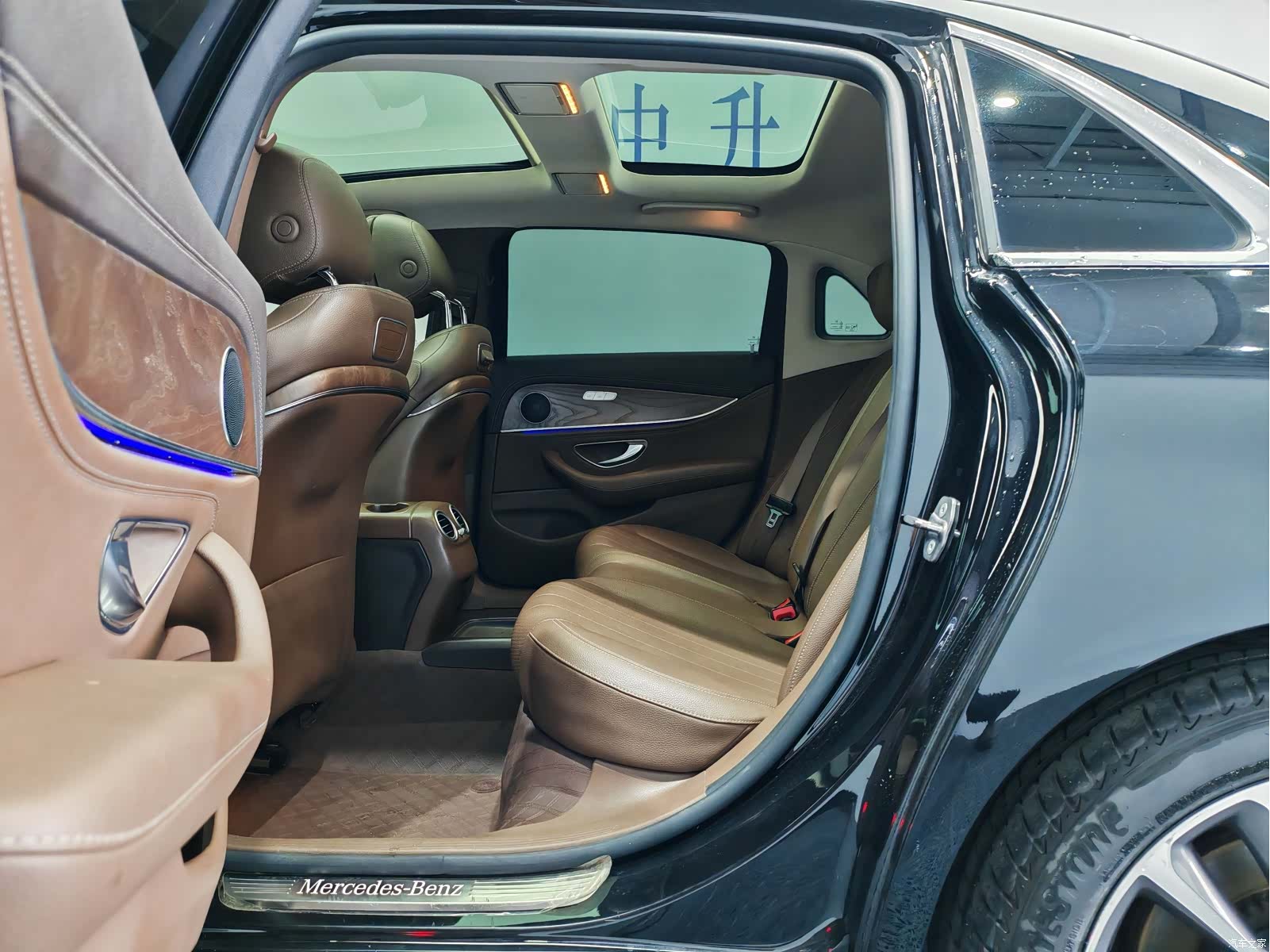 Mercedes-Benz E-Class, 2019 12