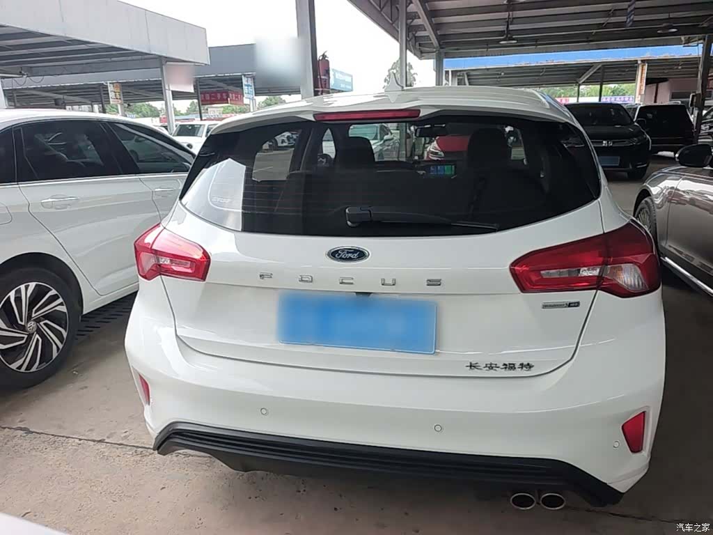 Ford Focus, 2022 6