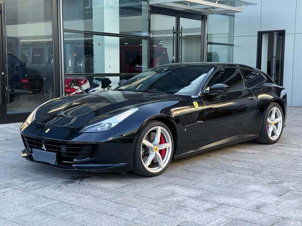 Ferrari GTC4Lus