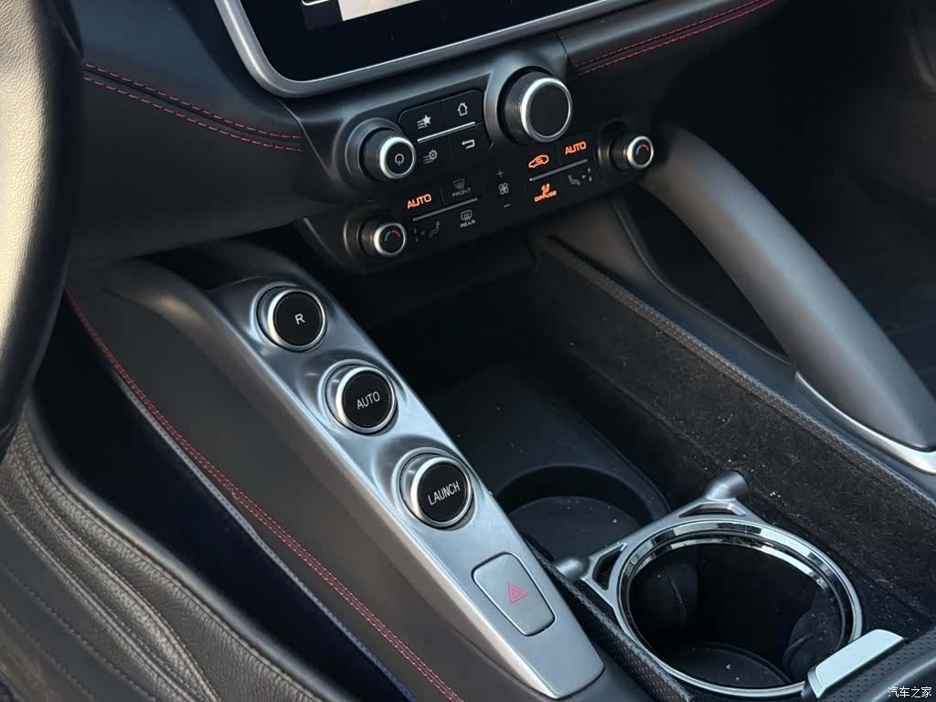 Ferrari GTC4Lus, 2019 16