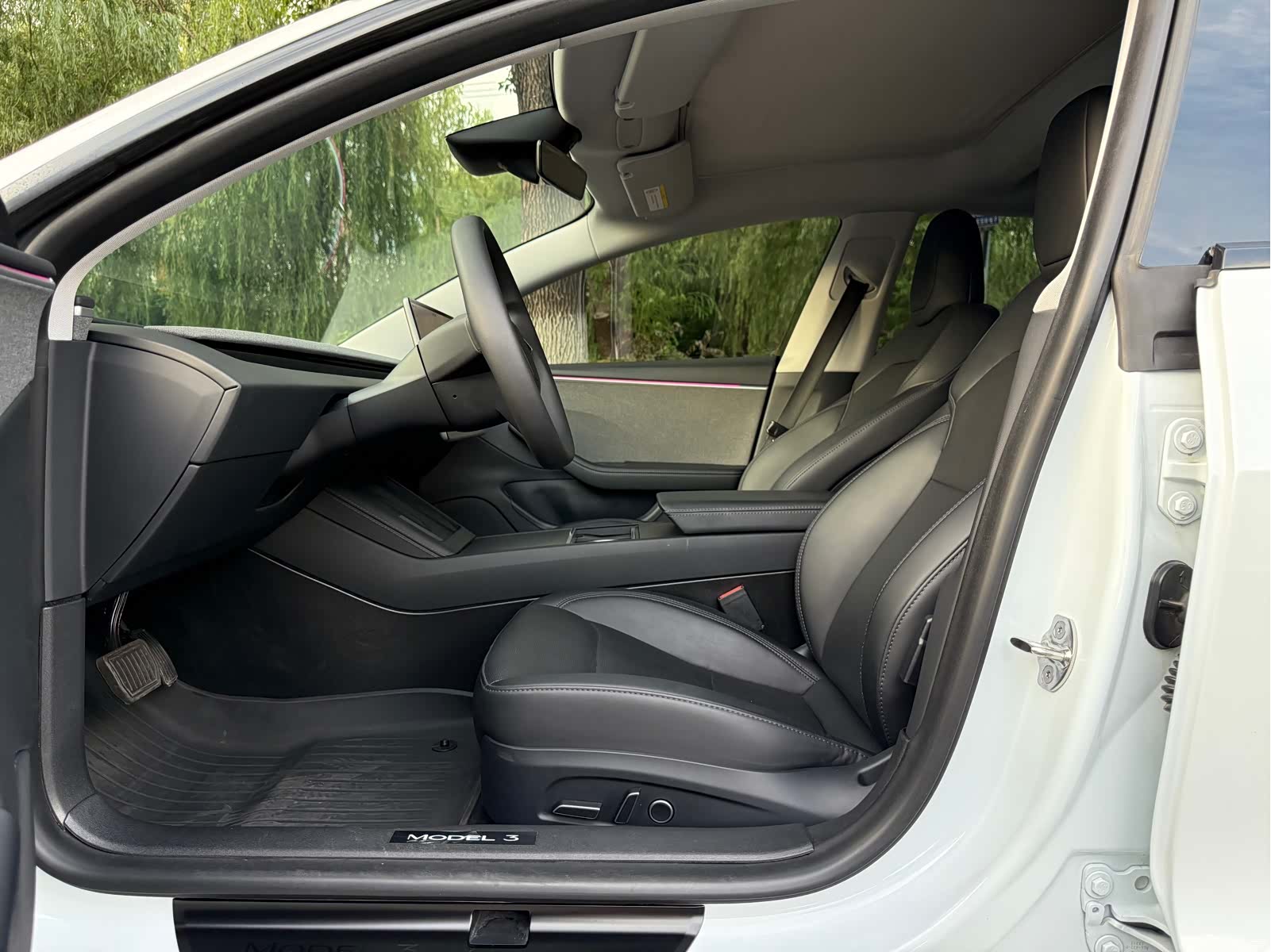 Tesla Model 3, 2024 11