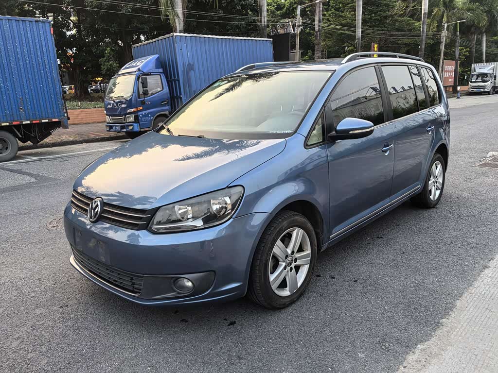 Volkswagen 2015 1.4T DSG Comfort 5 мест