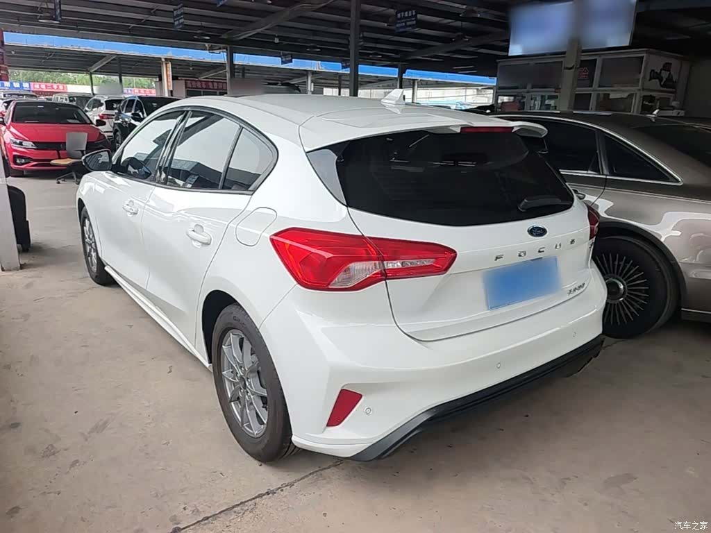 Ford Focus, 2022 все фото