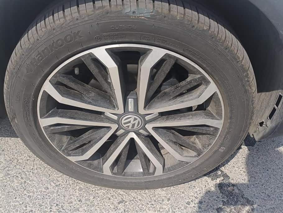 Volkswagen T-ROC exploring Songs