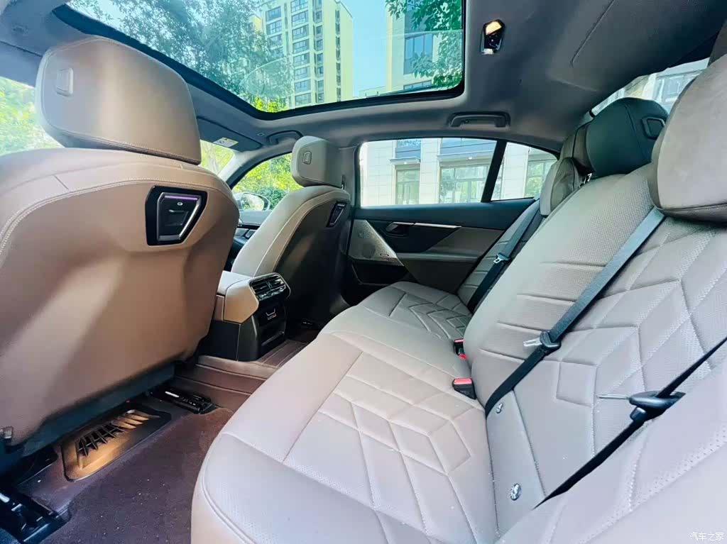 BMW 5 Series, 2024 18