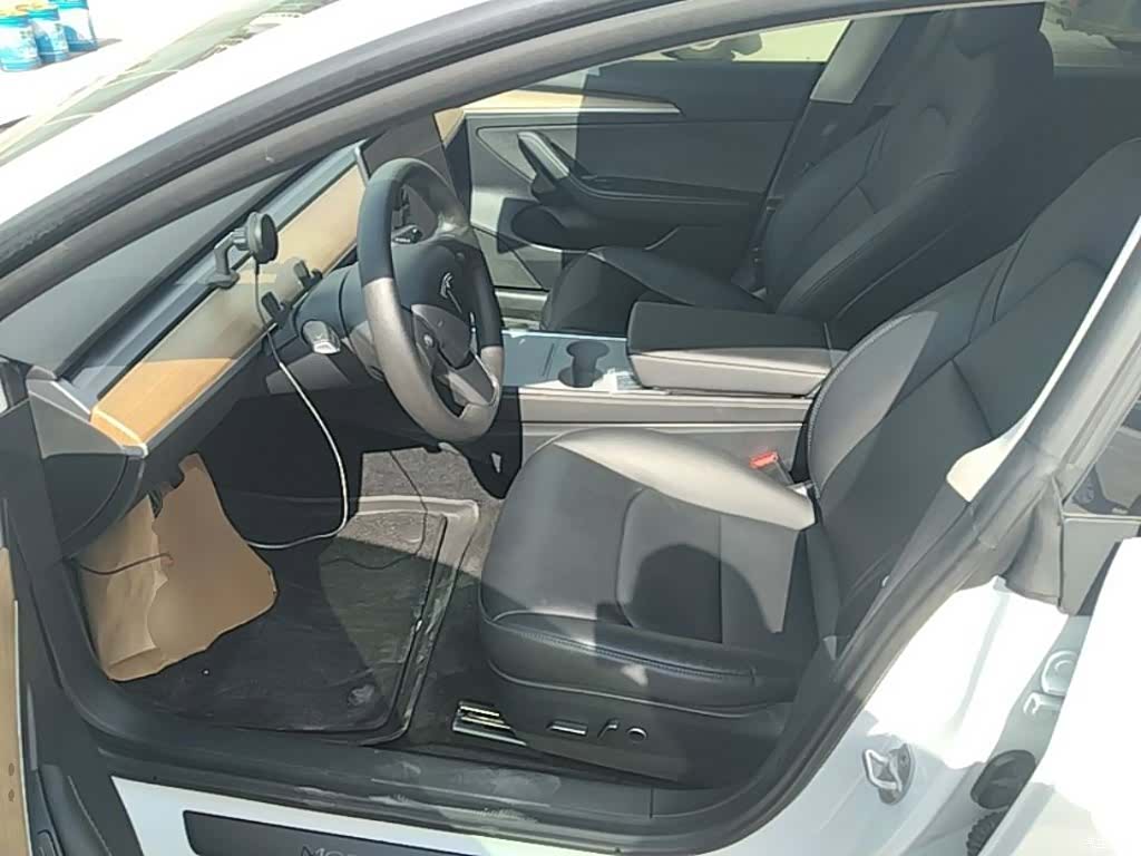 Tesla Model 3, 2022 15