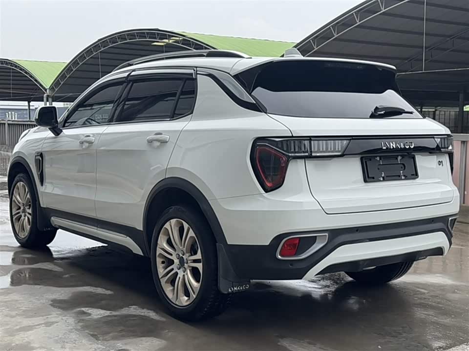 Lynk & Co 01