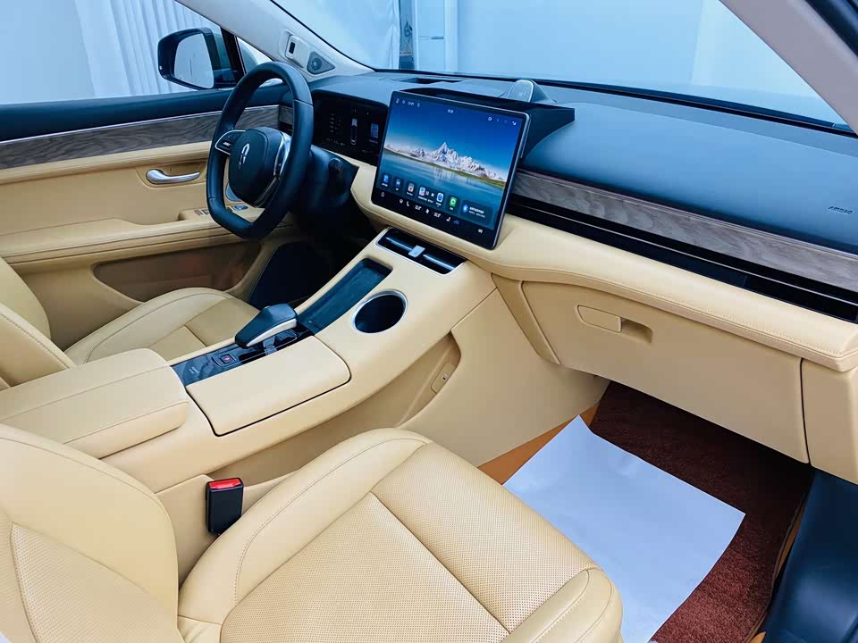 AITO Ask the world M5