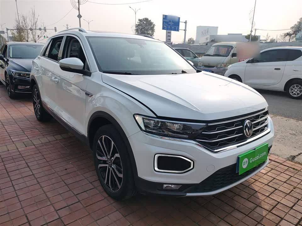 Volkswagen T-ROC exploring Songs