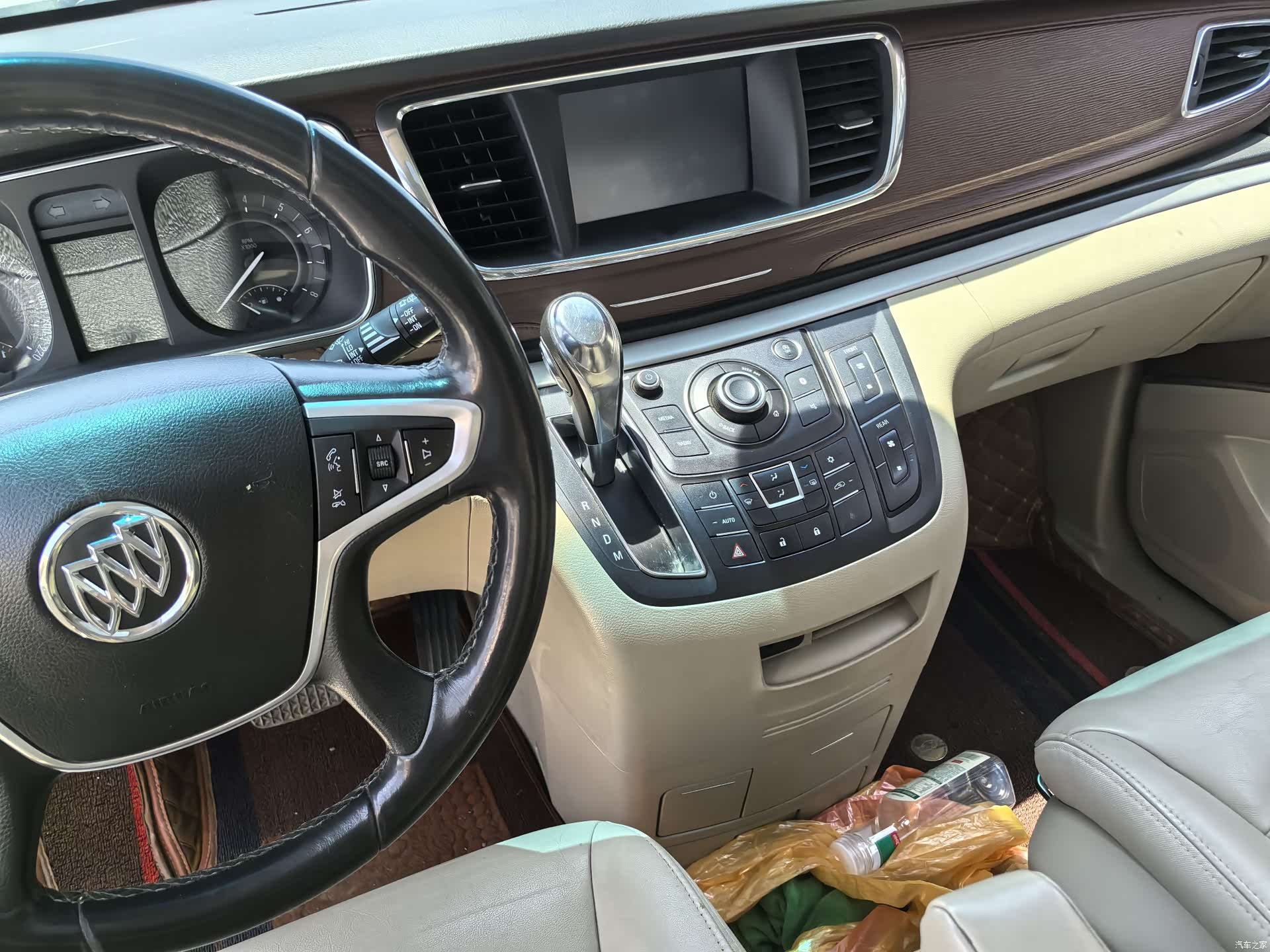 Buick GL8, 2018 8