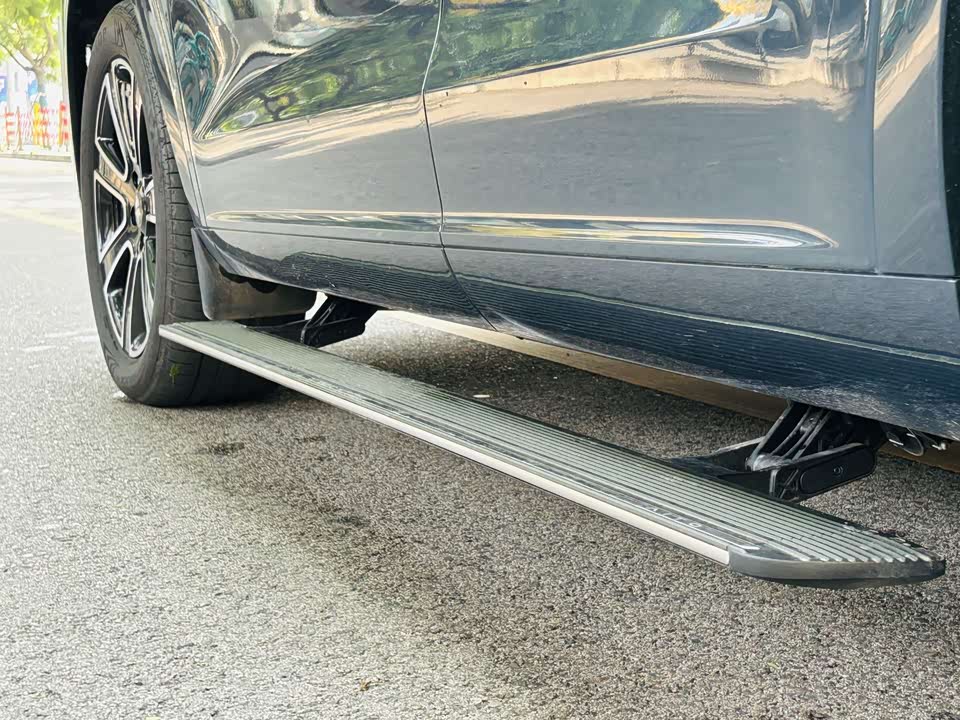 AITO Ask the world M7