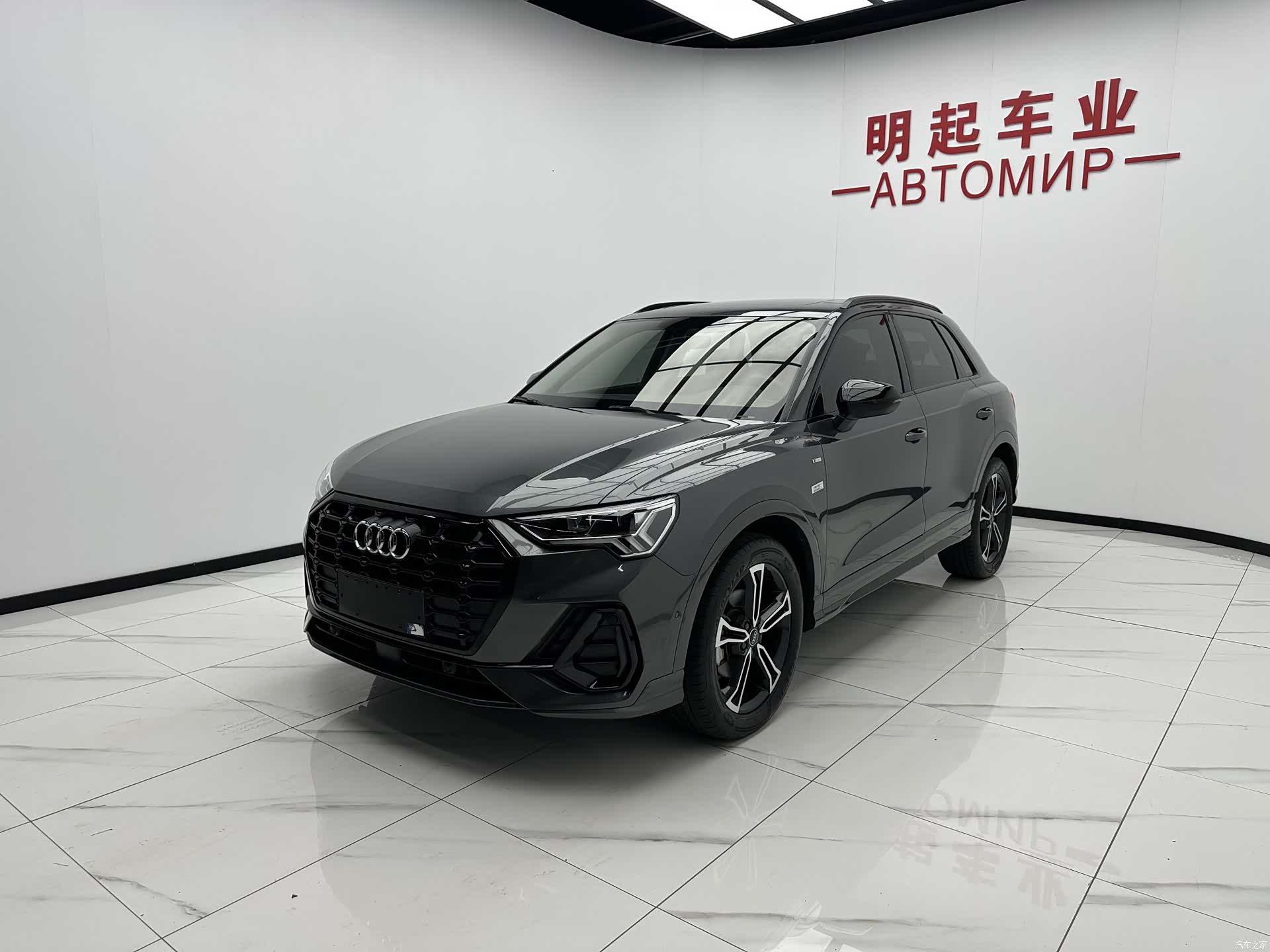 Audi Q3, 2023 4