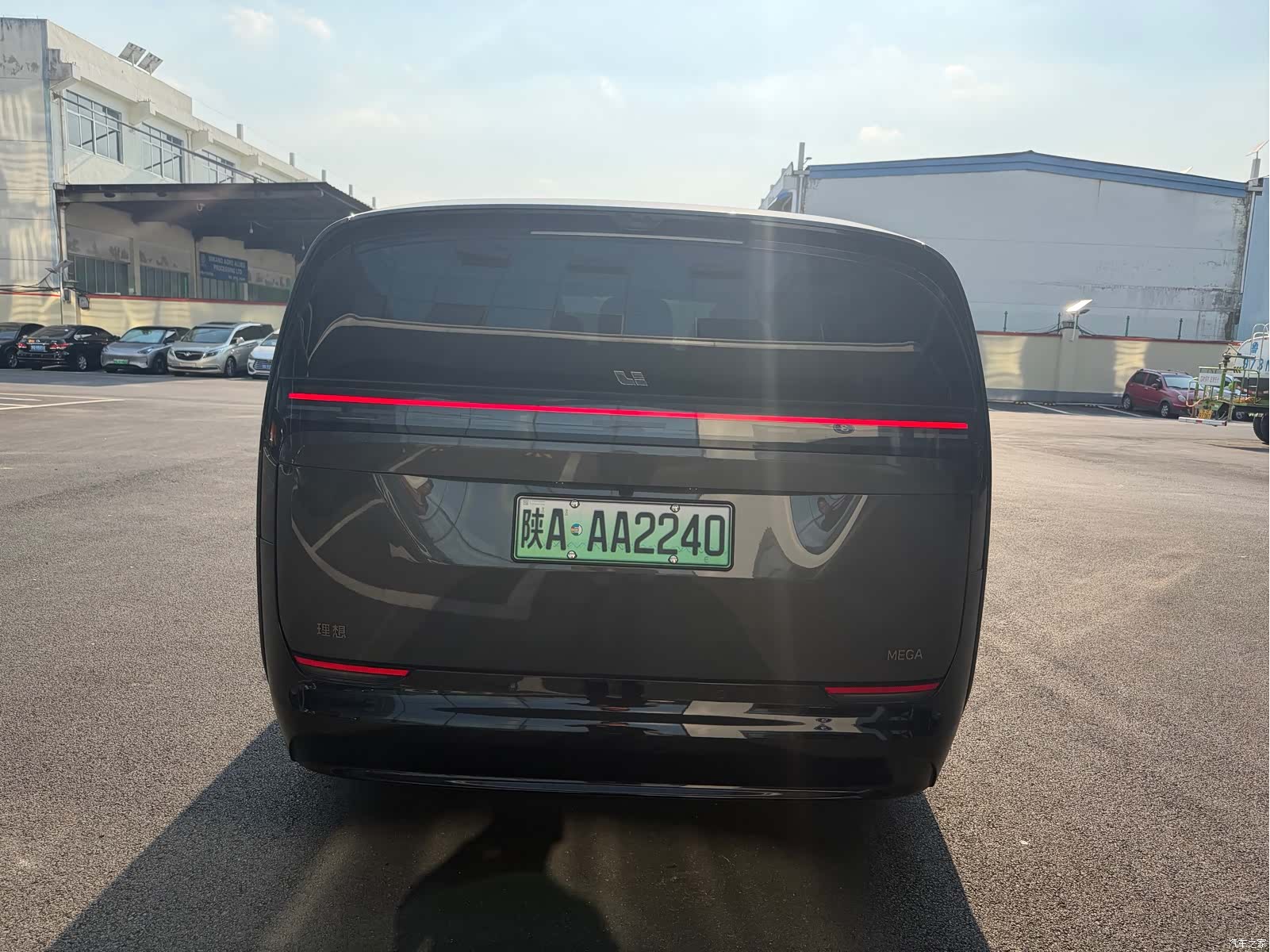 Li Auto MEGA, 2025 все фото