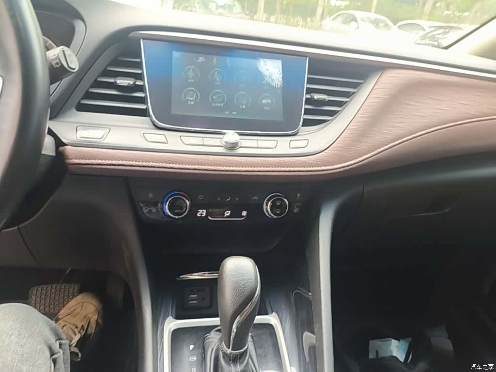 Buick GL6, 2018 13