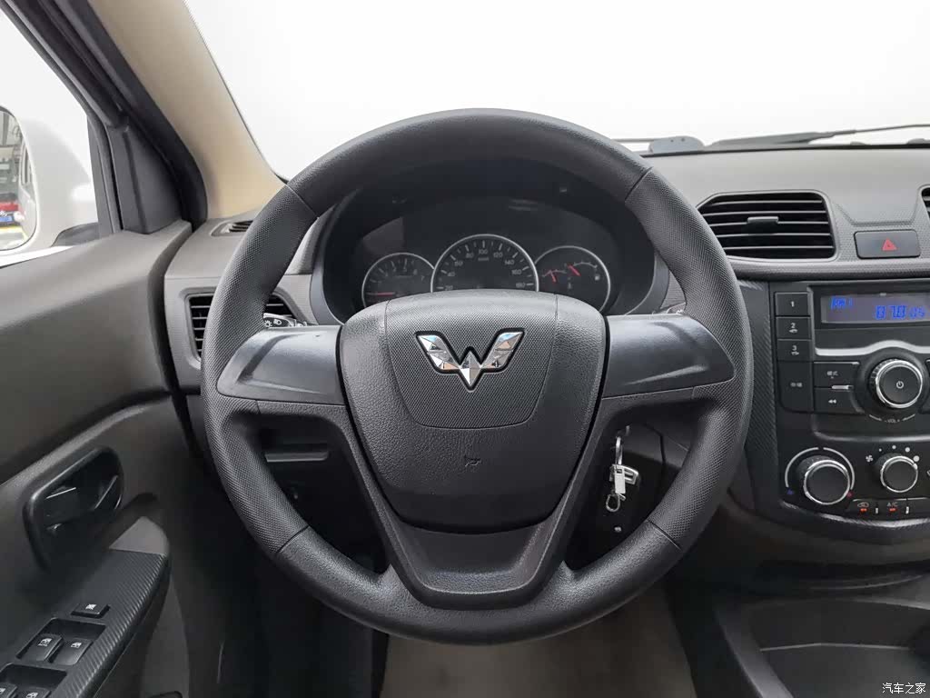 Wuling Hongguang, 2017 11