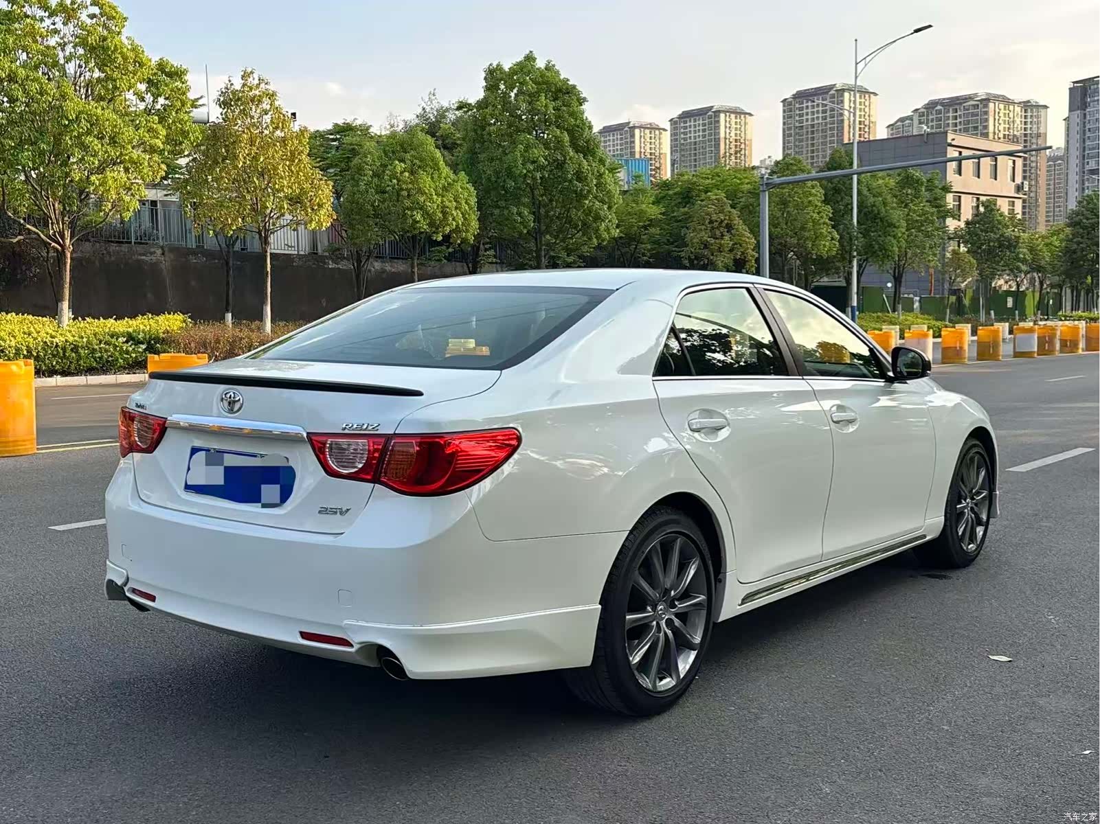 Toyota 2.5V, 2013 все фото