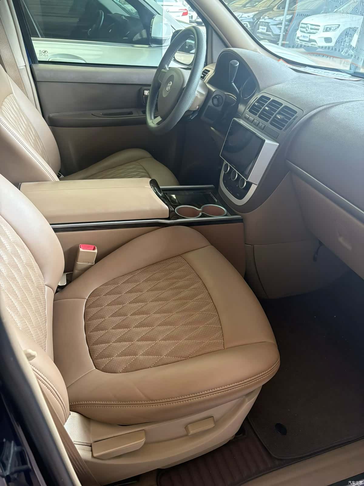 Buick GL8, 2015 3