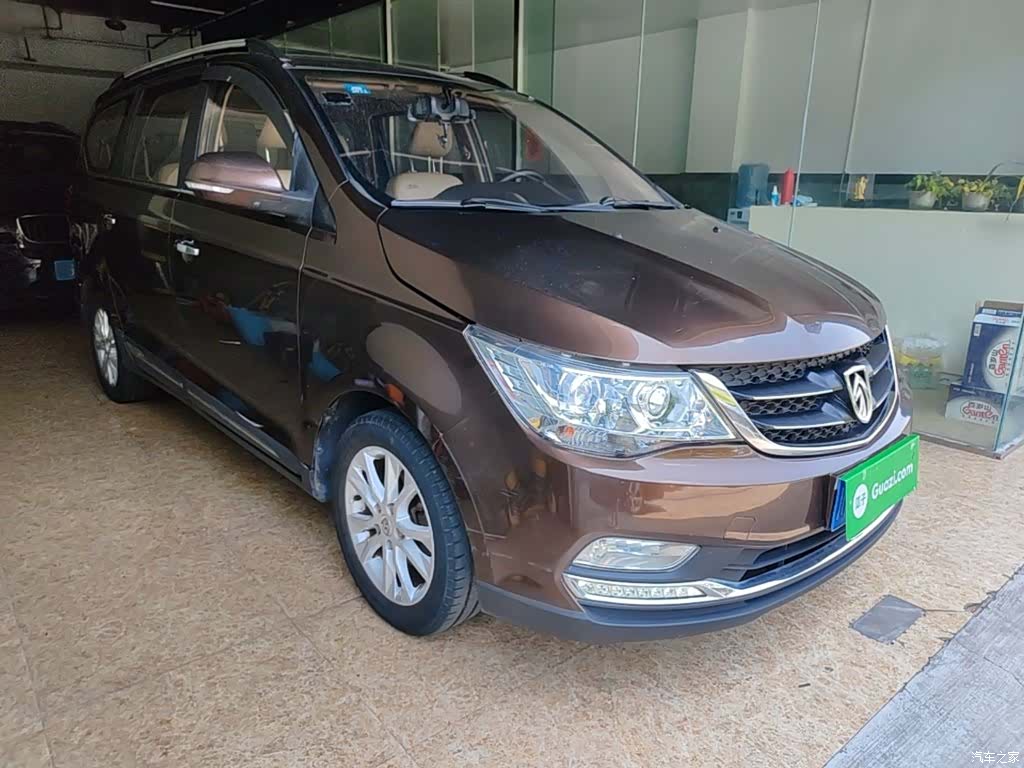 Wuling 730, 2016 4