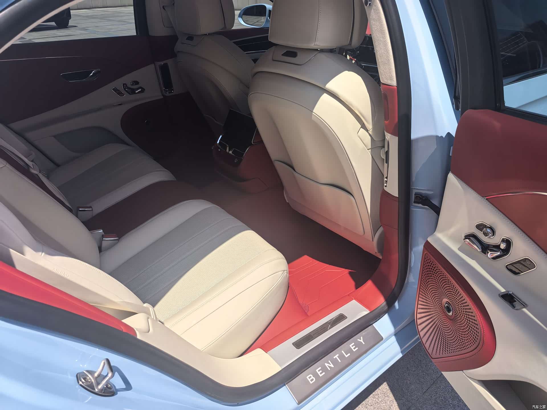 Bentley Flying Spur, 2023 17