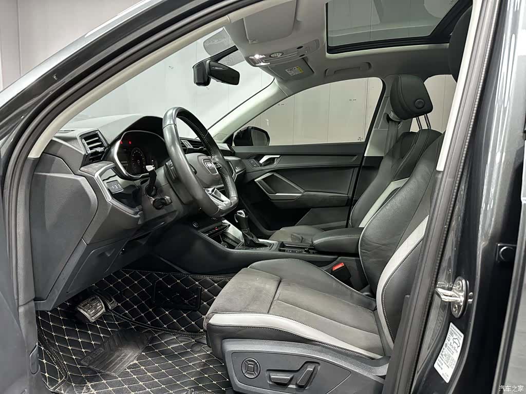 Audi Q3, 2022 10