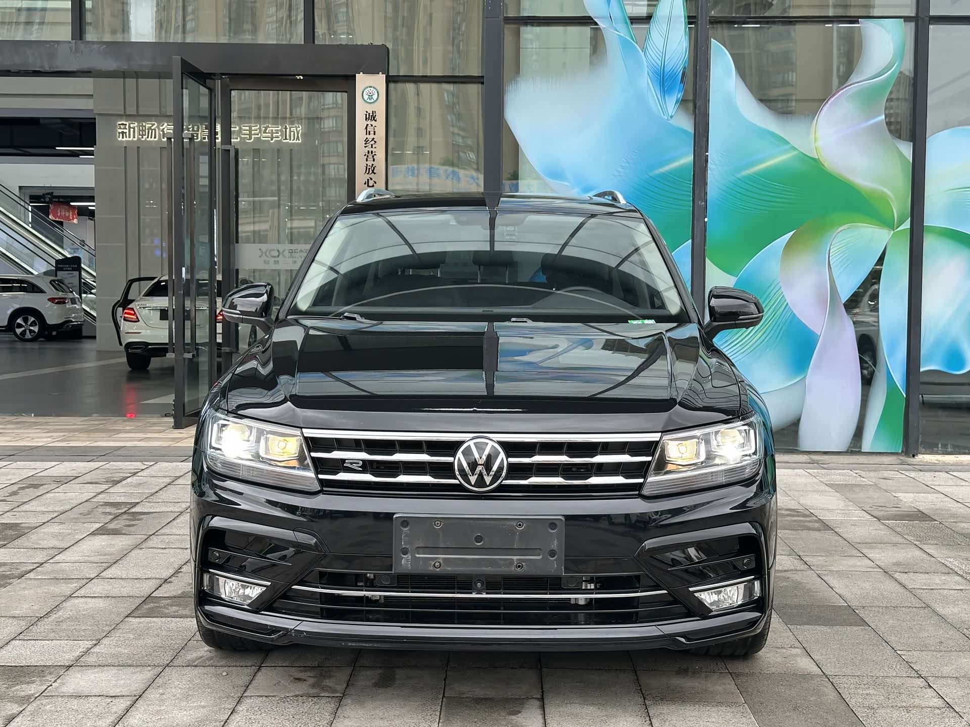 Volkswagen Tiguan L, 2021 1