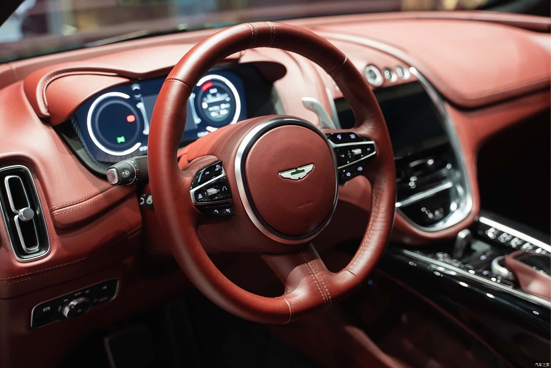 Aston Martin DBX, 2021 19