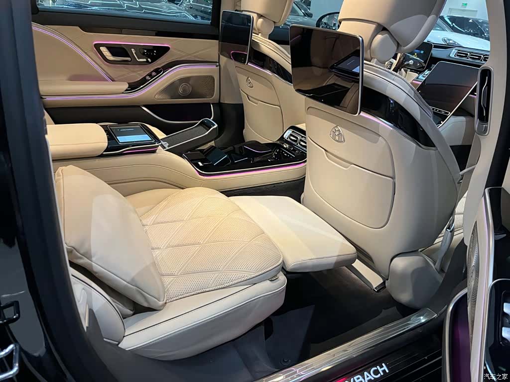 Maybach S-Class, 2023 7